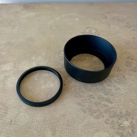 Lumix G 25mm f/1.7 lens (with hood and ring) - Picture 3 of 5